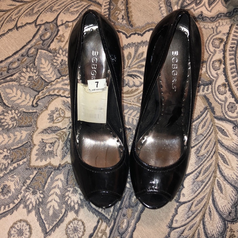 Black Pumps
